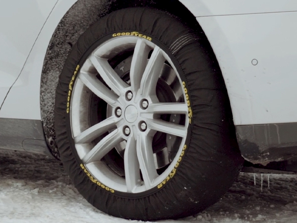 即納 GOODYEAR 布製タイヤチェーン 255 45R18 18インチ スタンダード スノーソックス グッドイヤー 冬用 雪対策 簡単 チェーン規制対応 - 2