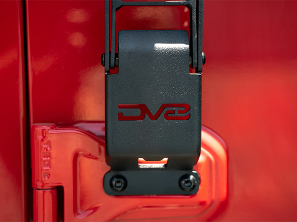 DV8 OFFROAD ヒンジマウントステップ(マイクロテクスチャーブラックパウダーコート/ロゴ入) JK/JLラングラー、JTグラディエーター