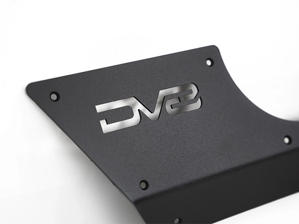 DV8 OFFROAD ロックスキン サイドシルガード(マイクロテクスチャーブラックパウダーコート/ロゴ入) SRJL-09 18y- JLラングラー4ドア